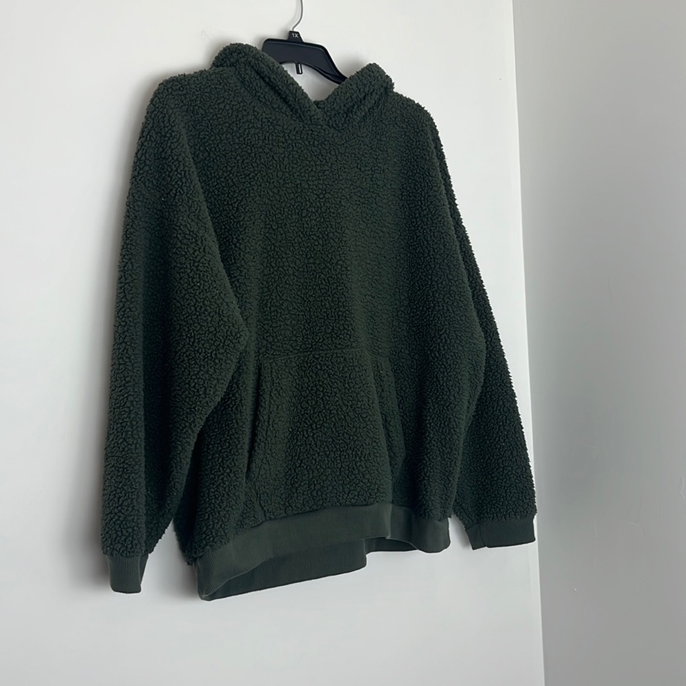 American Eagle green soft hooded sweatshirt